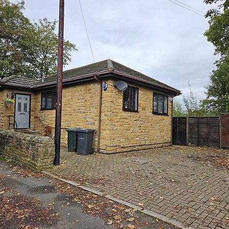 Lister Park Bradford 2Bed Detached Cottage House Parking Cinema Screen Games Room Kültér fotó