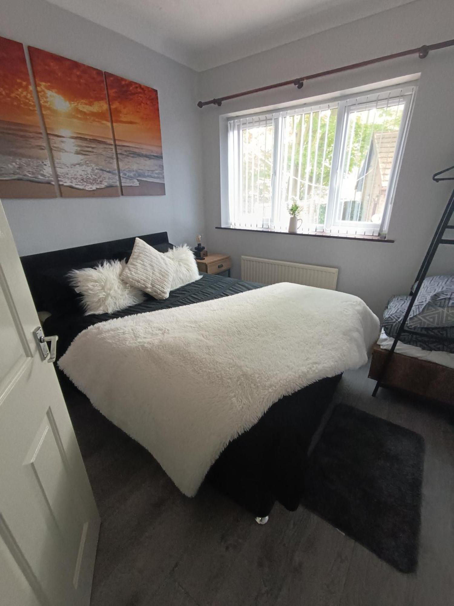 Lister Park Bradford 2Bed Detached Cottage House Parking Cinema Screen Games Room Kültér fotó