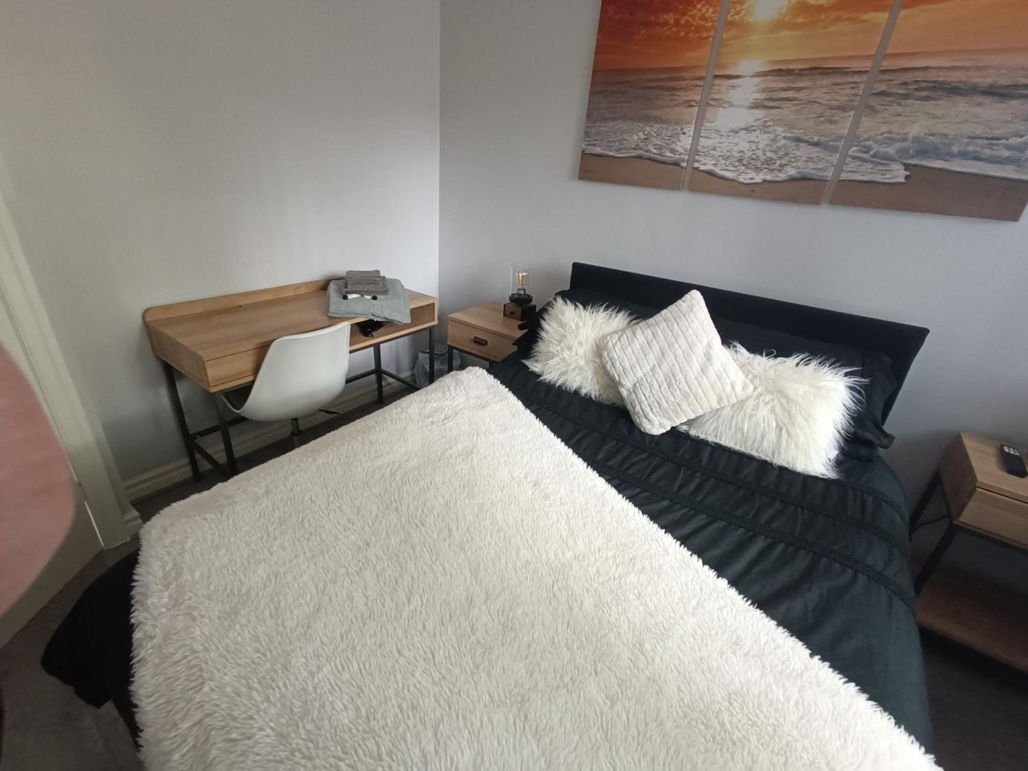 Lister Park Bradford 2Bed Detached Cottage House Parking Cinema Screen Games Room Kültér fotó