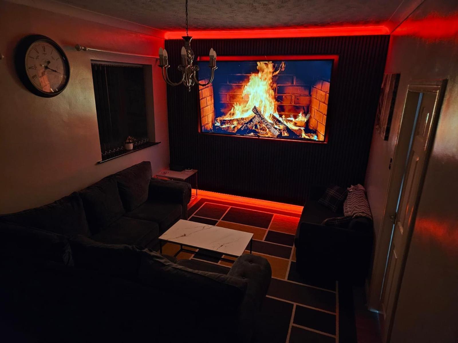Lister Park Bradford 2Bed Detached Cottage House Parking Cinema Screen Games Room Kültér fotó
